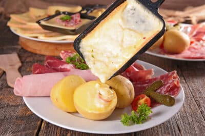 Qué es la raclette y cómo prepararla: la guía definitiva para ...